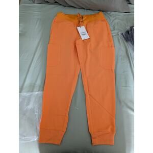 Mandala Women's Curved V-Neck Top and Jogger Cantaloupe Set - Size XS